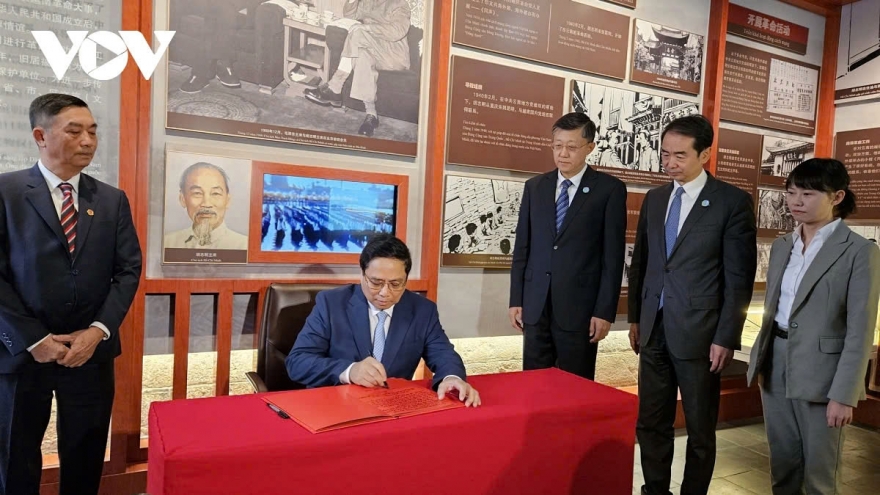 PM Pham Minh Chinh visits Ho Chi Minh Memorial Complex in Kunming